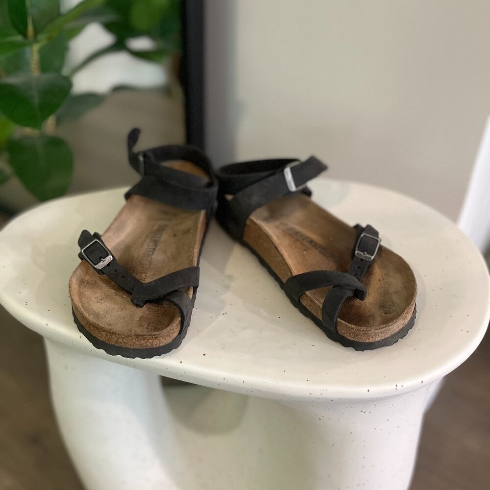 Birkenstock Yara Oiled Leather Sandals - SIZE 37
